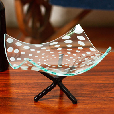 Herzstück aus Glas - Tischdekoration aus geätztem Glas und Stahl aus Mexiko