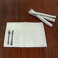 Manteles individuales de algodón, 'Alabaster Classic' (juego de 4) - Manteles individuales de algodón 100% tejidos a mano en blanco alabastro (juego de 4)