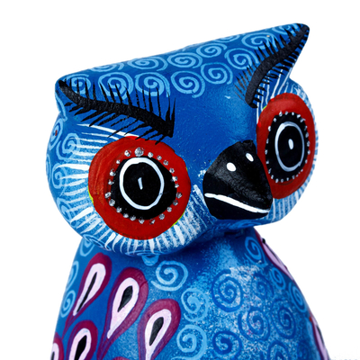 Alebrije-Skulptur aus Holz - Handgeschnitzte Eule Alebrije mit blauen Flügeln aus Oaxaca