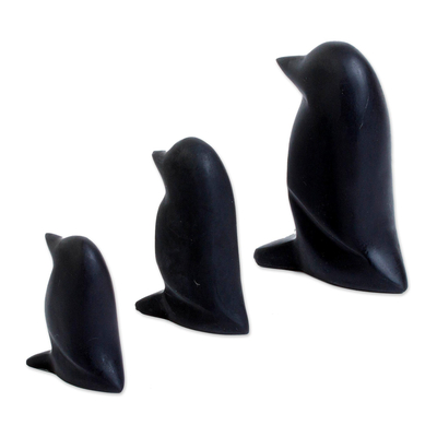Marble sculptures, 'Penguin Parade' (set of 3) - Three Petite Mexican Black and White Marble Penguin Figures