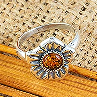 Amber cocktail ring, 'Petaled Honey' - Sterling Silver Cocktail Ring with Amber-centreed Flower