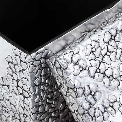 Caja decorativa de aluminio repujado - Caja decorativa floral de aluminio repujado de México