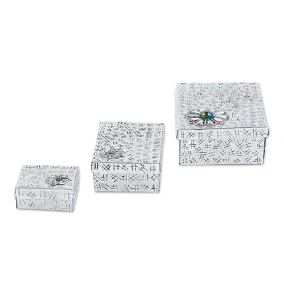 Cajas decorativas de aluminio repujado, (juego de 3) - Cajas decorativas de aluminio con tapa estilo regalo (juego de 3)
