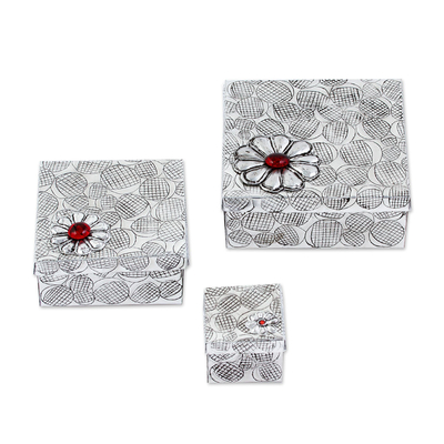 3 Cajas Decorativas con Tapa Estilo Regalo de Aluminio Repousse, 'Regalos  encantados
