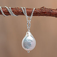 Cultured pearl pendant necklace, 'Rare Treasure' - Artisan Crafted Cultured Coin Pearl Necklace