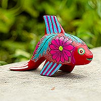 Escultura de alebrije de madera, 'Fish Fun' - Figura Alebrije Multicolor