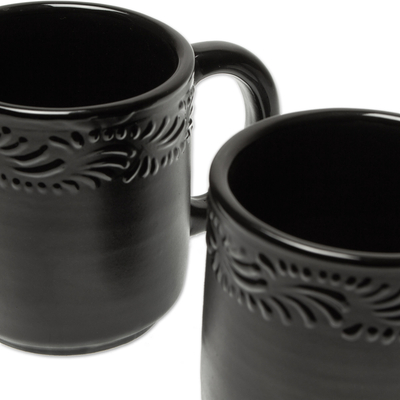 Keramikbecher, 'Tradition in Schwarz' (Paar) - Handgefertigte Keramikbecher aus Mexiko (Paar)
