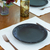 Keramik-Essteller, (Paar) - Paar handgefertigte Talavera-Keramik-Luncheonteller in Schwarz