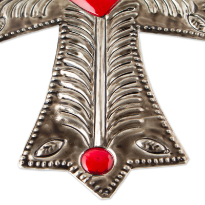 Wandkreuz aus geprägtem Zinn, 'Sacred Heart' - Geprägtes Metall-Wandkreuz