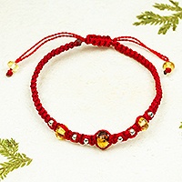 Amber and macrame bracelet, ‘Red Autumn’ - Handmade Mexican Macrame Bracelet with Amber Beads