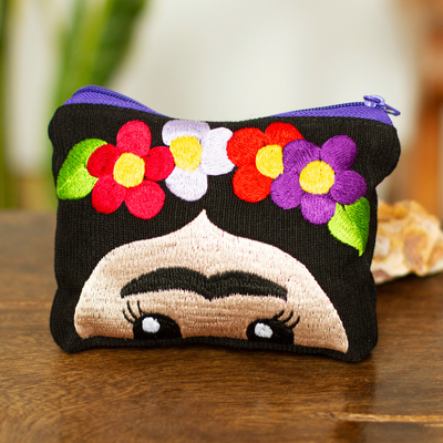 Kosmetiktasche aus Baumwolle, 'Frida mit Blumen' - Handbestickte Kosmetiktasche aus Baumwolle aus Mexiko