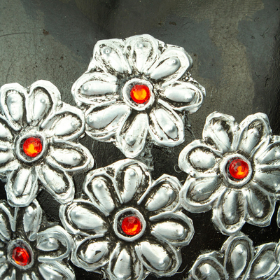 Wandakzent im Barro Negro - Mexikanische herzförmige Wandkunst aus schwarzer Keramik oder Barro Negro