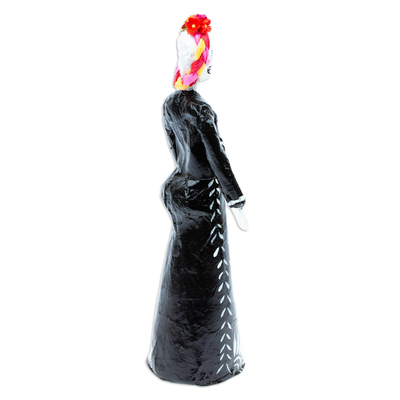 Pappmaché-Figur, 'Gallant Catrina in Schwarz' - Handgefertigte Catrina-Figur aus Pappmaché in Schwarz