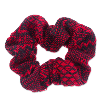 Baumwoll-Scrunchie - Handgewebter Baumwoll-Scrunchie in Rot mit geometrischem Muster