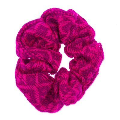 Baumwoll-Scrunchie - Geometrisch gemustertes Baumwoll-Scrunchie im Boysenberry-Ton