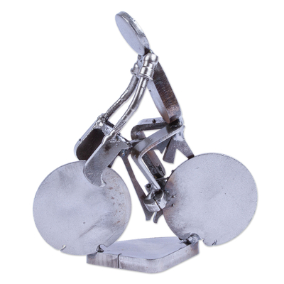 Statuette aus recyceltem Altmetall - Handgefertigte Statuette eines Fahrradfahrers aus recyceltem Altmetall