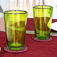 Vasos de vidrio soplado a mano, 'Bosque refrescante' (juego de 6) - Juego de 6 vasos de vidrio reciclado soplado a mano en verde