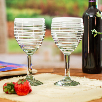 Pair of White Handblown Wine Glasses with Spiral Motifs - Luxury