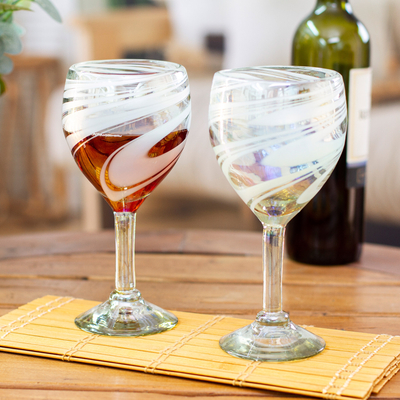 Copas de vino de vidrio reciclado soplado a mano, (par) - 2 copas de vino ecológicas sopladas a mano con reflejos iridiscentes