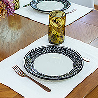 Platos de almuerzo de cerámica, 'Honeycomb Palace' (par) - Par de platos de almuerzo de cerámica geométricos hechos a mano