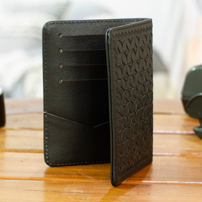 Reisepasshülle aus Leder - Gemusterte Reisepasshülle aus schwarzem Leder, hergestellt in Mexiko