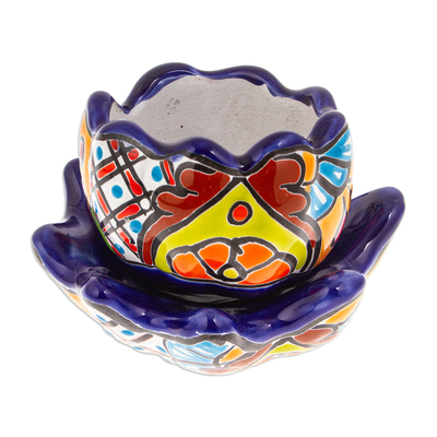 Keramik-Blumentopf „Talavera Eden in Indigo“ – handgefertigter floraler Keramiktopf mit Untertasse in einem Indigo-Farbton