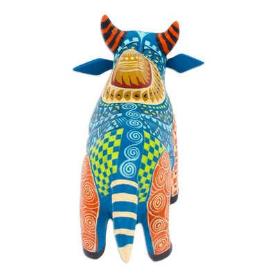 Figurilla de alebrije de madera - Colorida figura de toro alebrije de madera mexicana pintada a mano