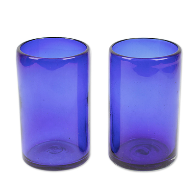 Vasos de vidrio reciclado soplado, (par) - Par de vasos de vidrio reciclado soplado a mano en azul cobalto