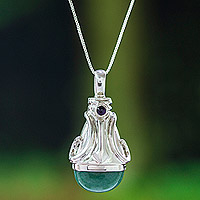 Aventurine and amethyst pendant necklace, 'Leader of the Wise' - Polished Aventurine and Amethyst Pendant Necklace