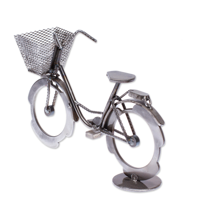 Escultura de metal reciclado - Escultura de bicicleta de metal pulido ecológico con cesta