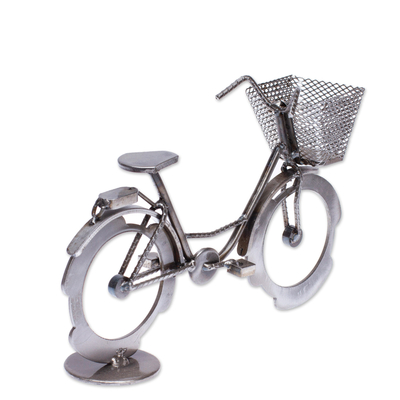 Escultura de metal reciclado - Escultura de bicicleta de metal pulido ecológico con cesta