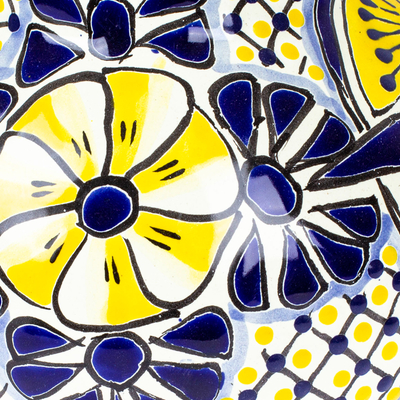 Keramikkrug - Bemalter Keramikkrug im Talavera-Stil in Blau und Gelb