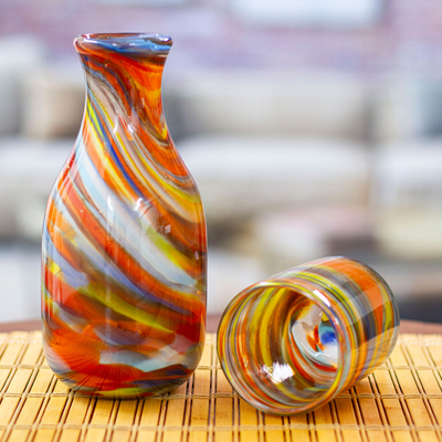 Handgeblasenes Set aus Karaffe und Glas aus recyceltem Glas, (Paar) - Set aus mundgeblasener Karaffe aus recyceltem Glas mit passendem Becher