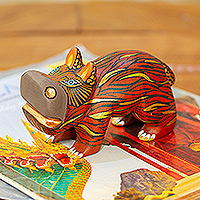 Figura de alebrije de madera, 'Cute Hippo in Brown' - Figura de hipopótamo Alebrije de madera mexicana pintada a mano en marrón