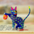Figurilla de alebrije de madera - Figura de gato Alebrije de madera de Copal índigo pintado con bola