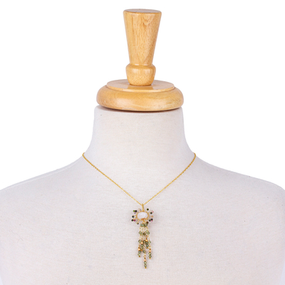 Halskette mit Anhänger aus mehreren Edelsteinen mit Goldakzenten - Halskette mit Quarz-Turmalin- und Peridot-Anhänger mit Goldakzent