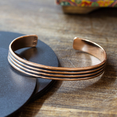 Manschettenarmband aus Kupfer - Kupfer-Manschettenarmband mit Streifen, hergestellt in Mexiko