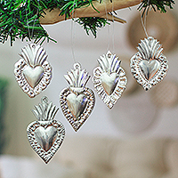 Tinplate ornaments, 'Petite Hearts' (set of 5) - 5 Handmade Heart-Shaped Repousse Tin Plated Steel Ornaments