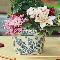 Maceta de cerámica - Macetero floral de cerámica estilo Talavera en marfil y azul