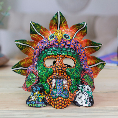 Máscara de papel maché de jaguar mexicano pintada a mano y lacada, 'jaguar  verde