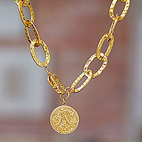 Collar con colgante chapado en oro, 'Aquarius Born' - Collar con colgante de Acuario con circonita cúbica bañada en oro de 24 k