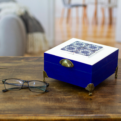 Caja decorativa de madera decoupage - Caja decorativa de madera con decoupage floral en tonos zafiro
