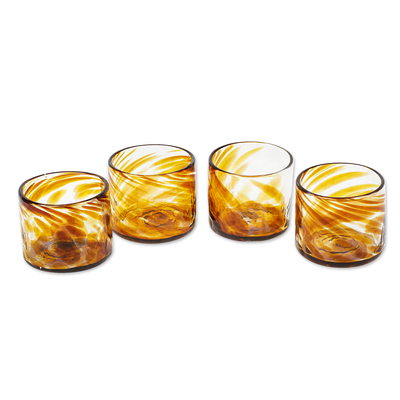 Vasos de jugo de vidrio reciclado soplado, (juego de 4) - 4 vasos de jugo de vidrio reciclado marrón soplados a mano de México
