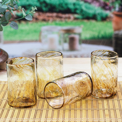 Vasos de vidrio reciclado soplado, (juego de 4) - 4 vasos de vidrio reciclado ecológico soplado a mano en color marrón