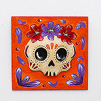 Arte de pared de cerámica, 'Tangerine Skull Spring' - Arte floral de pared de cerámica de mandarina pintada del Día de los Muertos