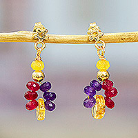 Vergoldete Cluster-Ohrringe aus Achat und Citrin, „Vibrant Maiden“ – 14 Karat vergoldete Cluster-Ohrringe aus Achat und Citrin