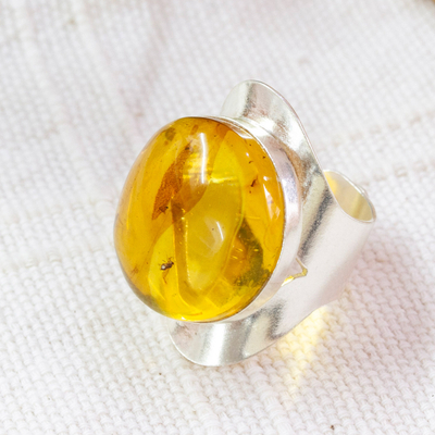 Amber cocktail ring, 'Shimmering Glam' - Sterling Silver Adjustable Cocktail Ring with Round Amber