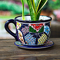 Maceta y platillo de cerámica. - Maceta y platillo de cerámica coloridos con temática de hacienda