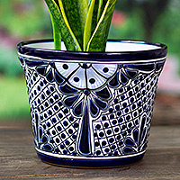 Keramik-Blumentopf „Bewitched Nature“ (mittelgroß) – handgefertigter klassischer indigofarbener Keramik-Blumentopf (mittelgroß)