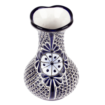 Jarrón de ceramica - Jarrón clásico de cerámica blanca y índigo hecho a mano de México